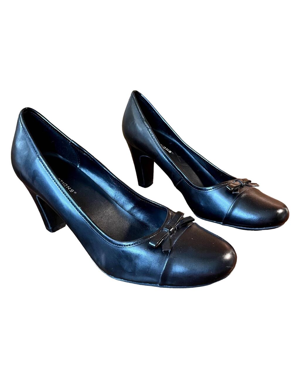 Predictions 3" heels women's  size 7Wide  Vietnam made Pumps Dress shoes